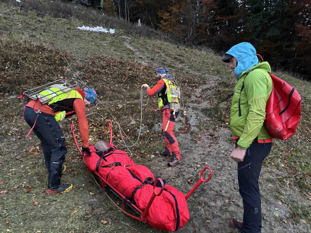 transport pacienta na nosidlách s využitím lanovej techniky