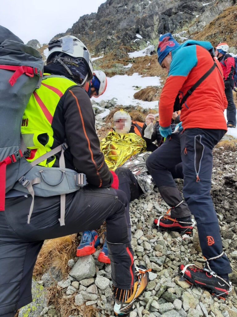 ošetrenie pacienta pod Rysmi, zateplenie izotermickou fóliou