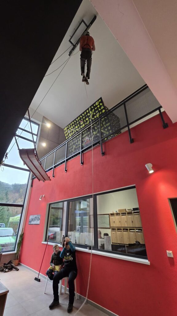 žumarovanie v budove HZS 