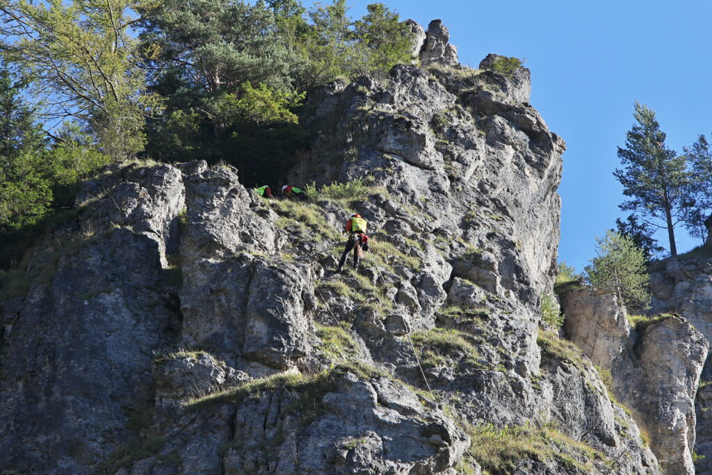 Z ukážok prác záchranárov HZS