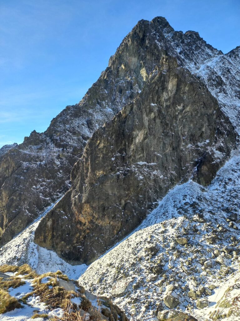 Podmienky na horách - zasnežené vrcholy tatranských štítov 