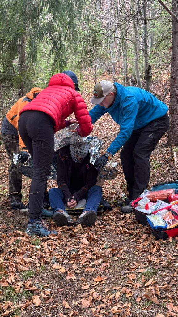 Ukažky zo simulácie záchrannej akcie - ošetrenie pacienta