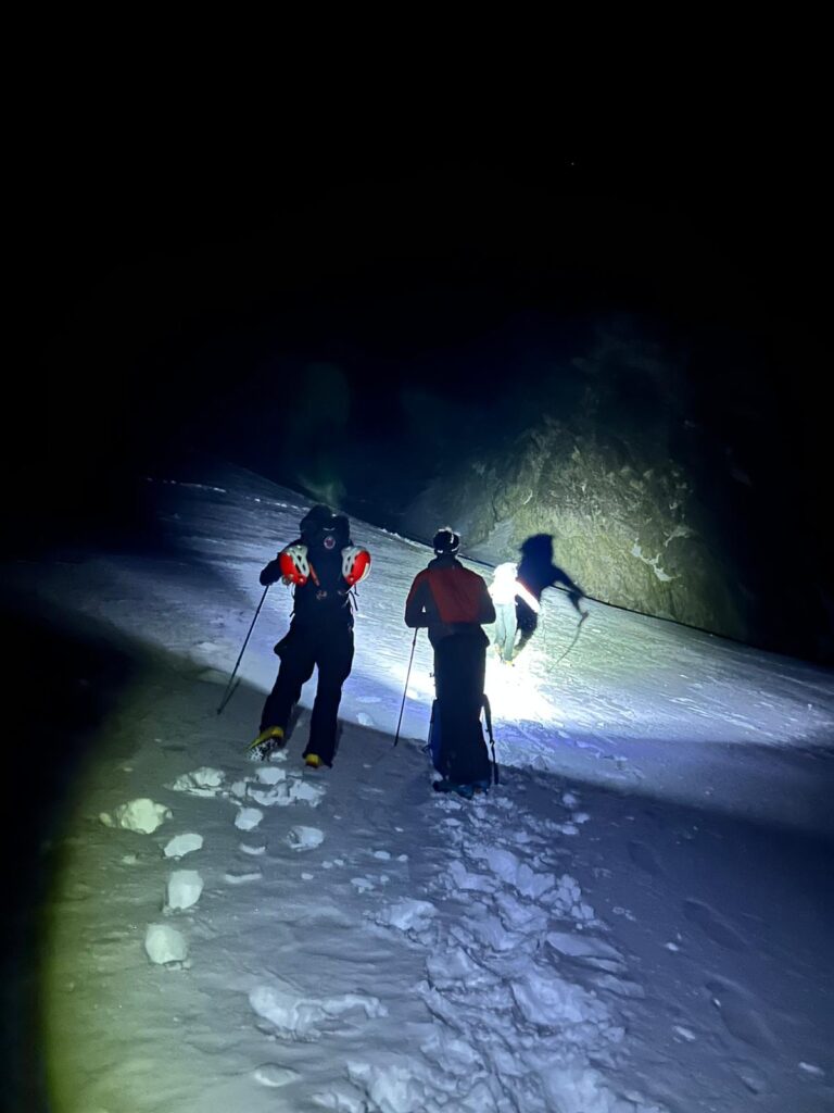 Záchranári HZS na výstupe 