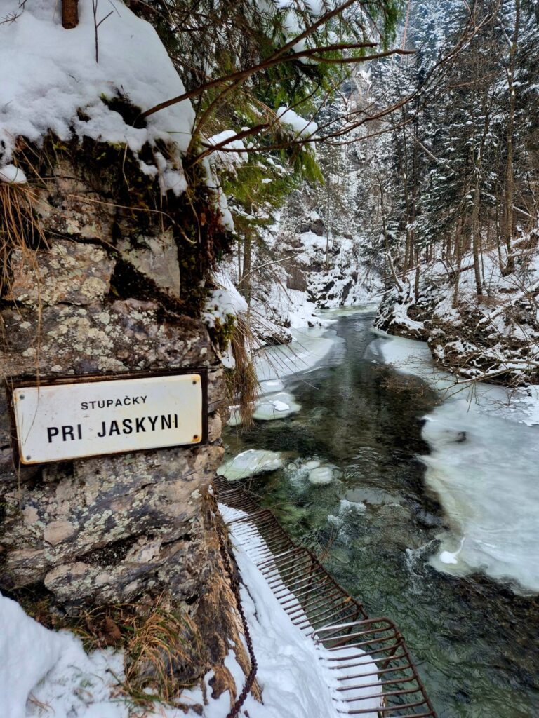 nezamrznutá rieka Hornád
