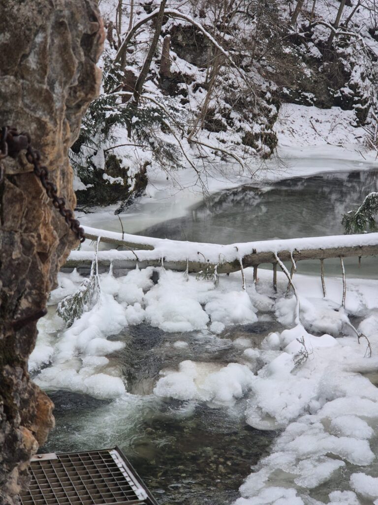 nezamrznutá rieka Hornád