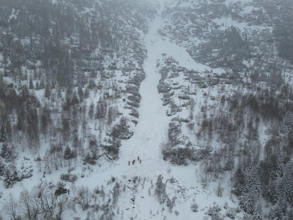 Lavína v Žiarskej doline z vtáčej perspektívy
