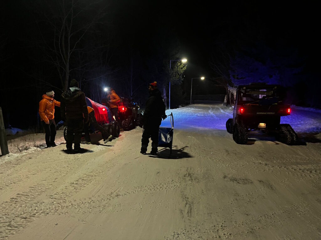 Záchranná akcia pod Hrebienok, sánkovanie