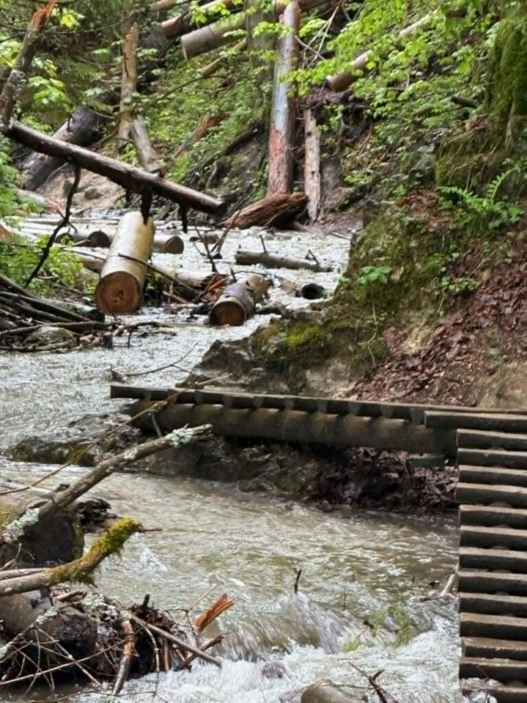 roklina s vysokou hladinou vody v Slovenskom raji