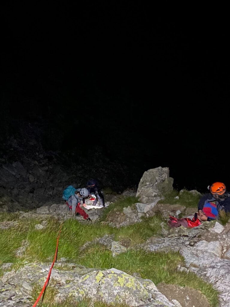 vyprostenie turistov zo žľabu pomocou lana